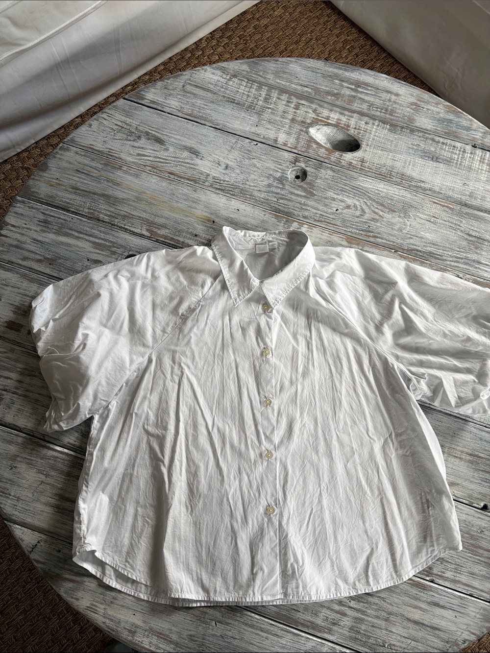 As new, GAP 100% cotton poplin button up shirt with blouson sleeves, size XL